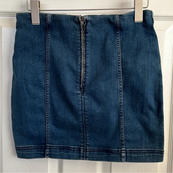 Free People Modern Femme Dark Wash Denim Mini Skirt Sz 8 - Picture 6 of 11